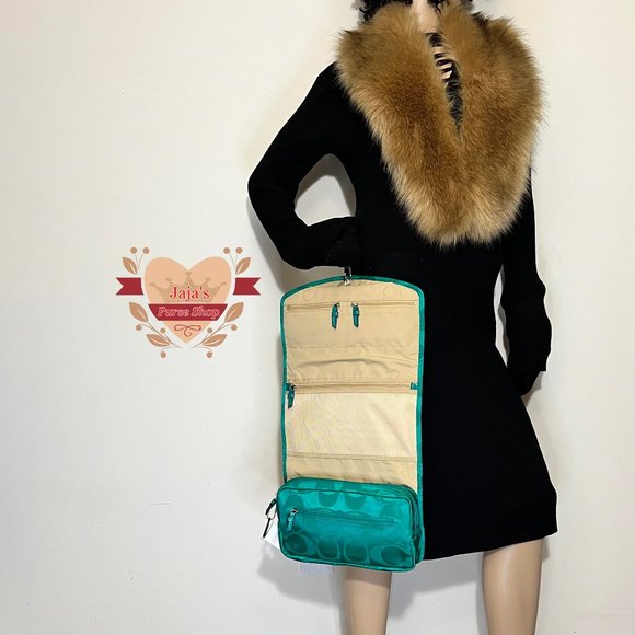 💚Coach Signature Fabric-Nylon Cosmetic Travel Bag💚 - Picture 13 of 16